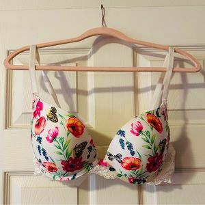 Victoria’s Secret padded bra white with floral design